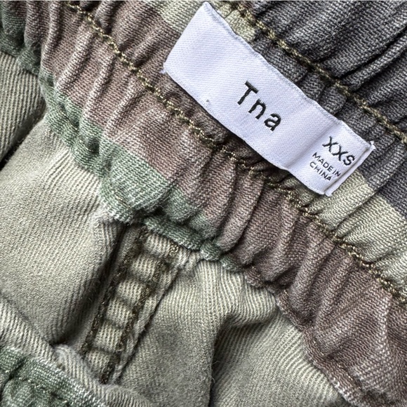Aritzia TNA Alice Camo Cargo Jogger Pant XXS - Picture 7 of 12